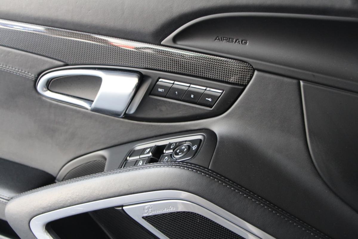 Porsche 911 - Photo 12