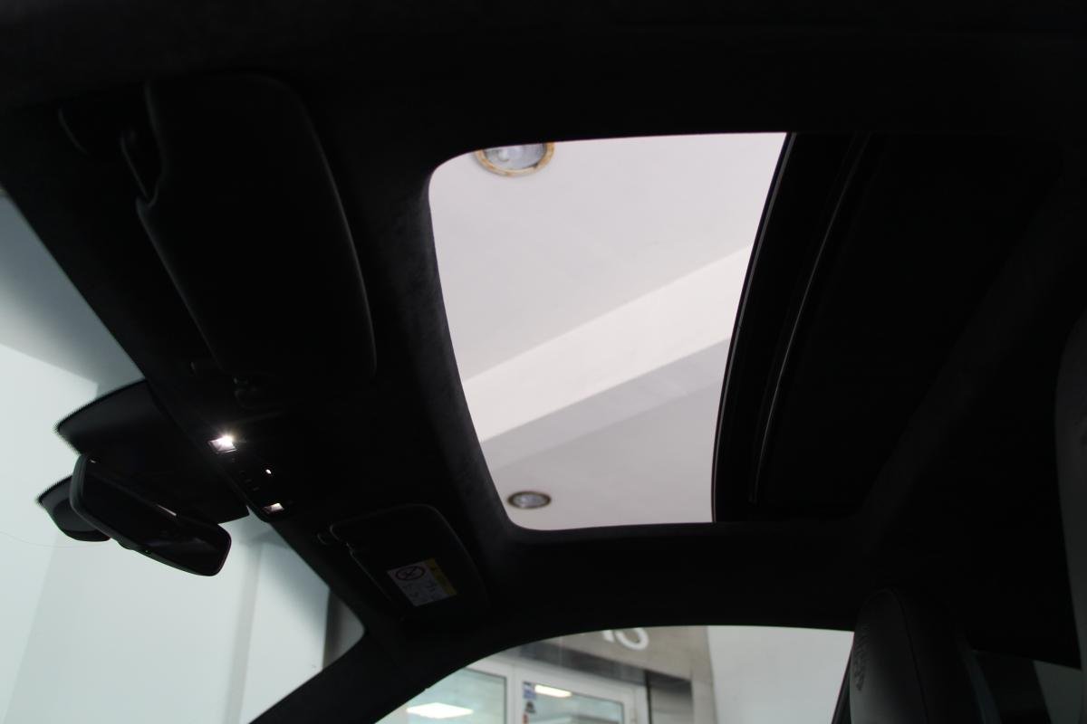 Porsche 911 - Photo 24
