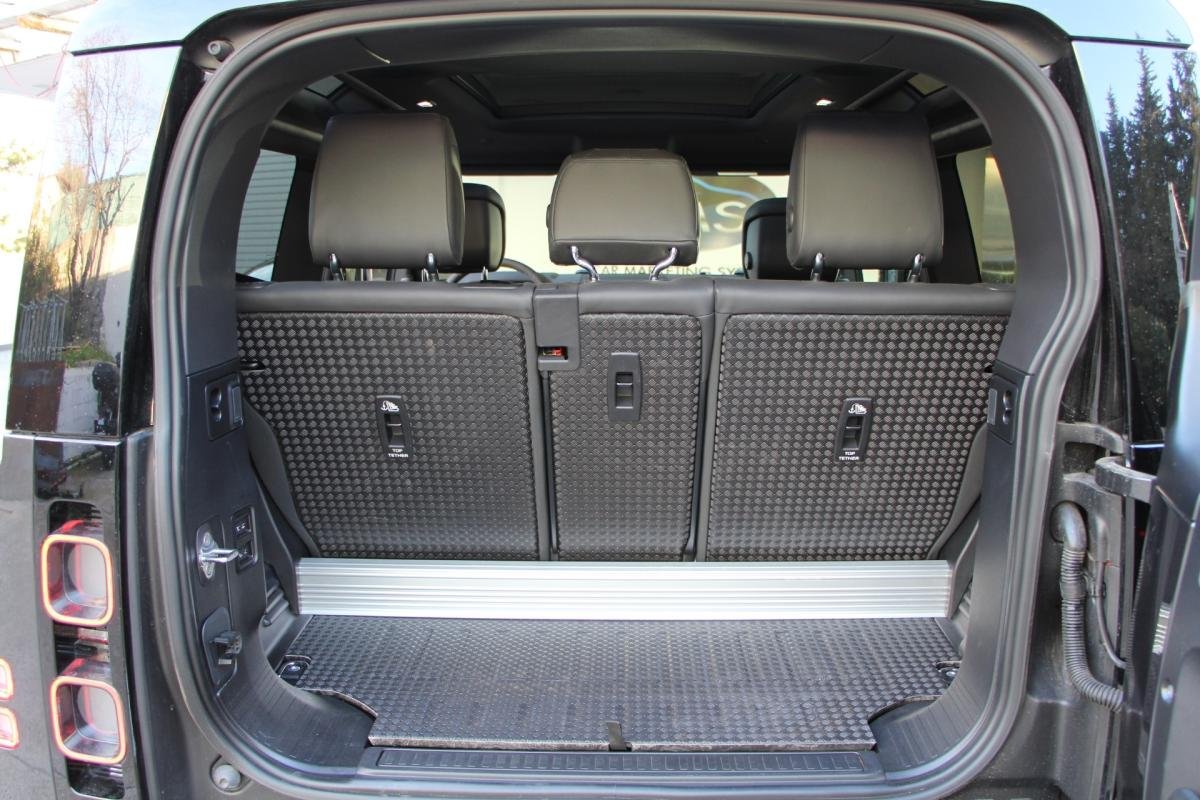 Land Rover Defender - Photo 23