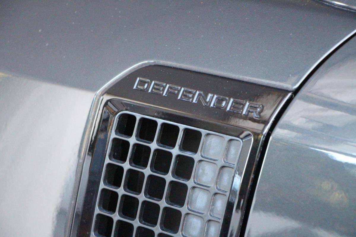 Land Rover Defender - Photo 28