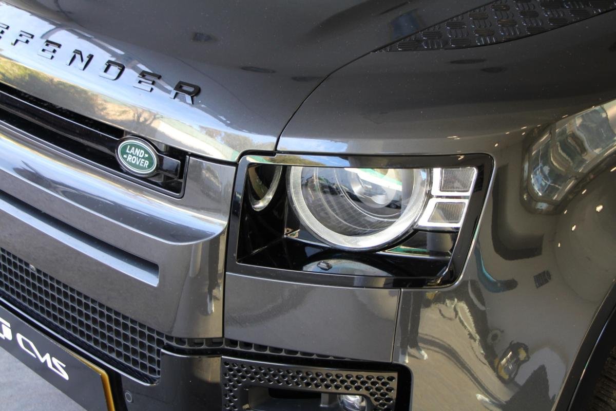 Land Rover Defender - Photo 3