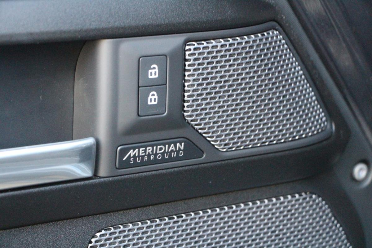 Land Rover Defender - Photo 31