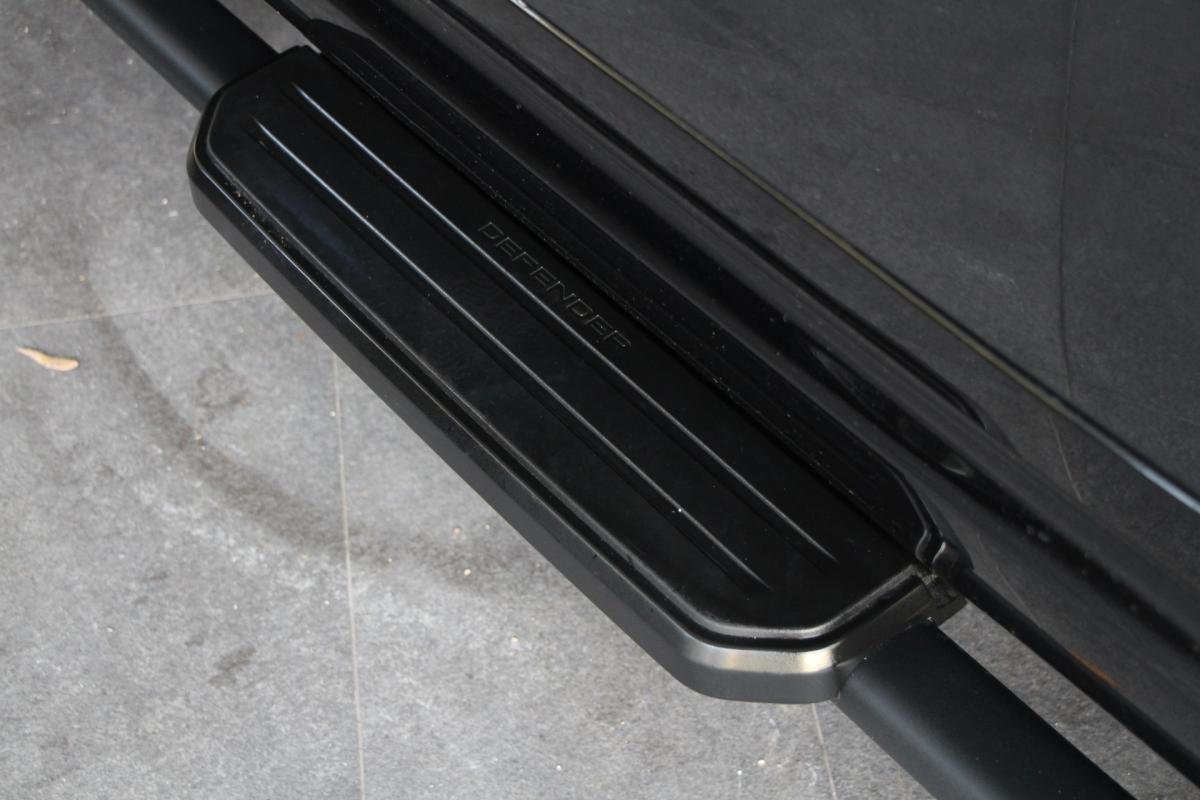 Land Rover Defender - Photo 4