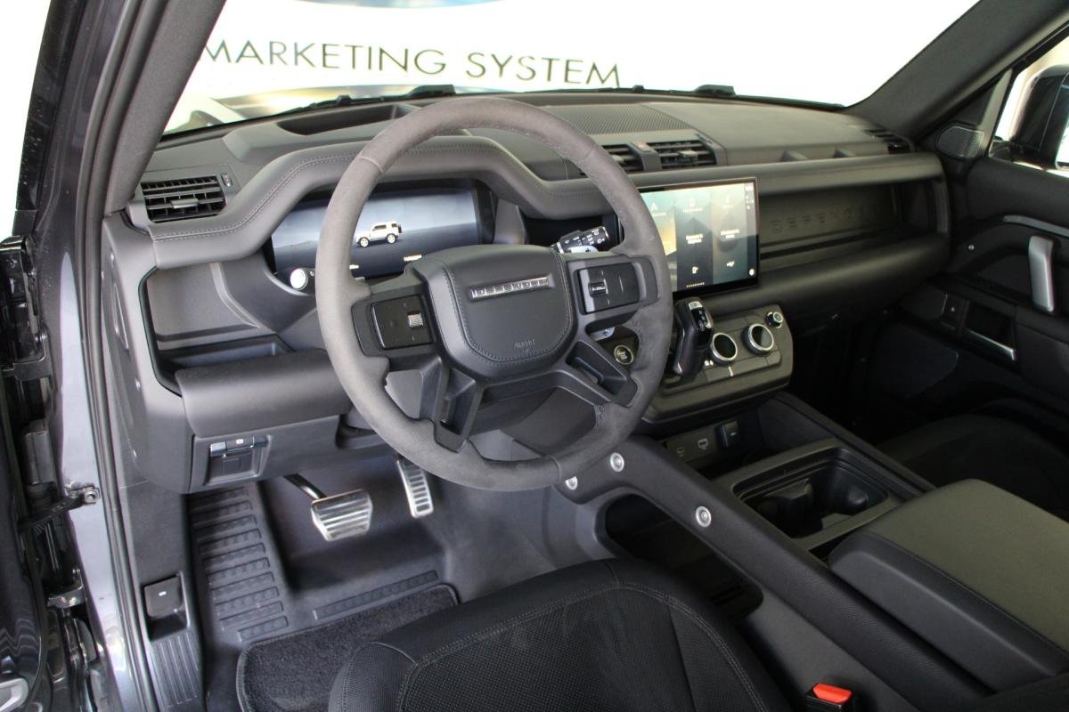 Land Rover Defender - Photo 7