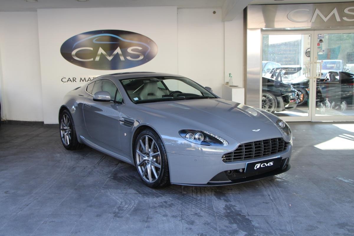 Aston Martin Vantage - Photo 1