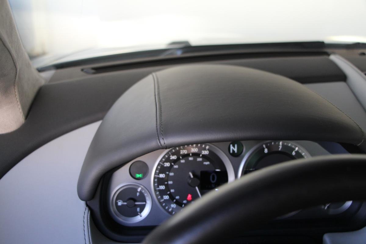 Aston Martin Vantage - Photo 15
