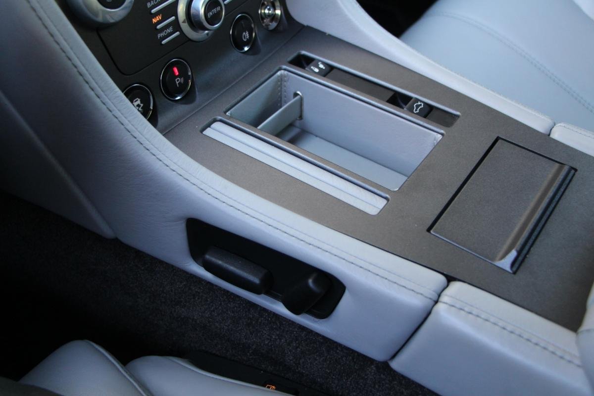 Aston Martin Vantage - Photo 20