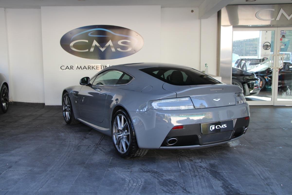 Aston Martin Vantage - Photo 4