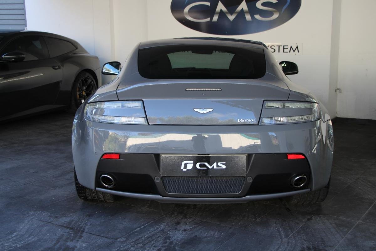 Aston Martin Vantage - Photo 5