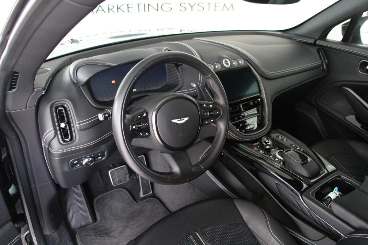 Aston Martin DBX - Photo 11