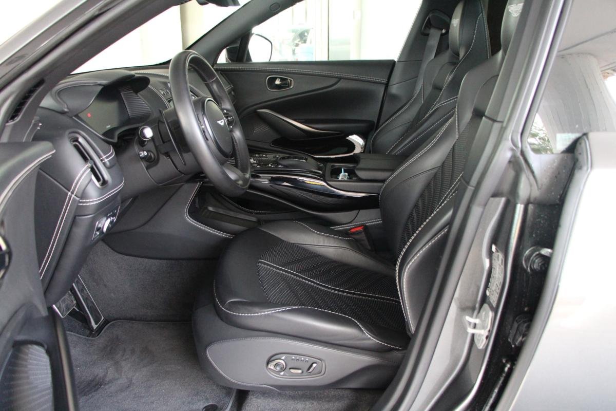 Aston Martin DBX - Photo 12