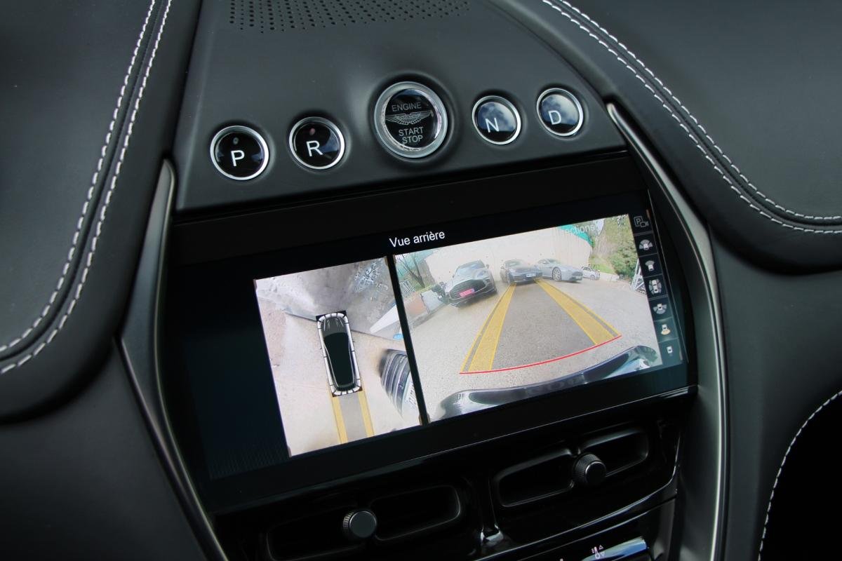 Aston Martin DBX - Photo 17