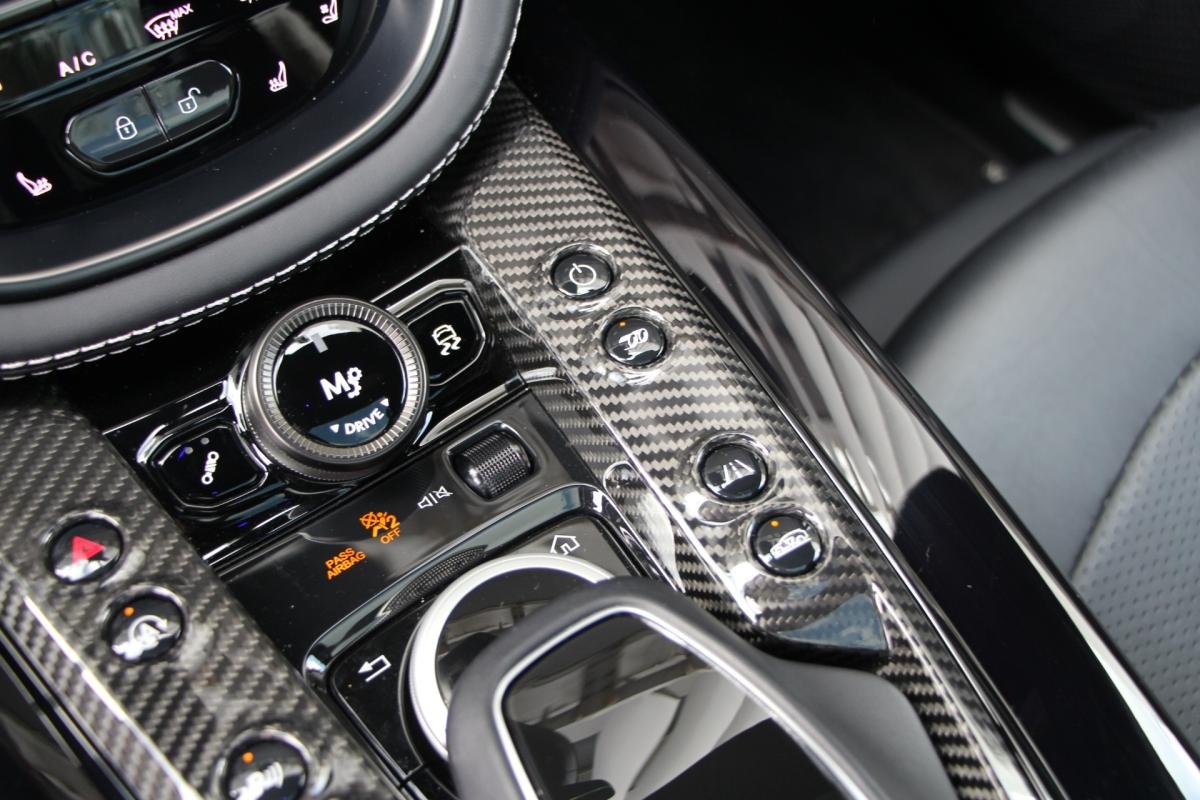 Aston Martin DBX - Photo 18
