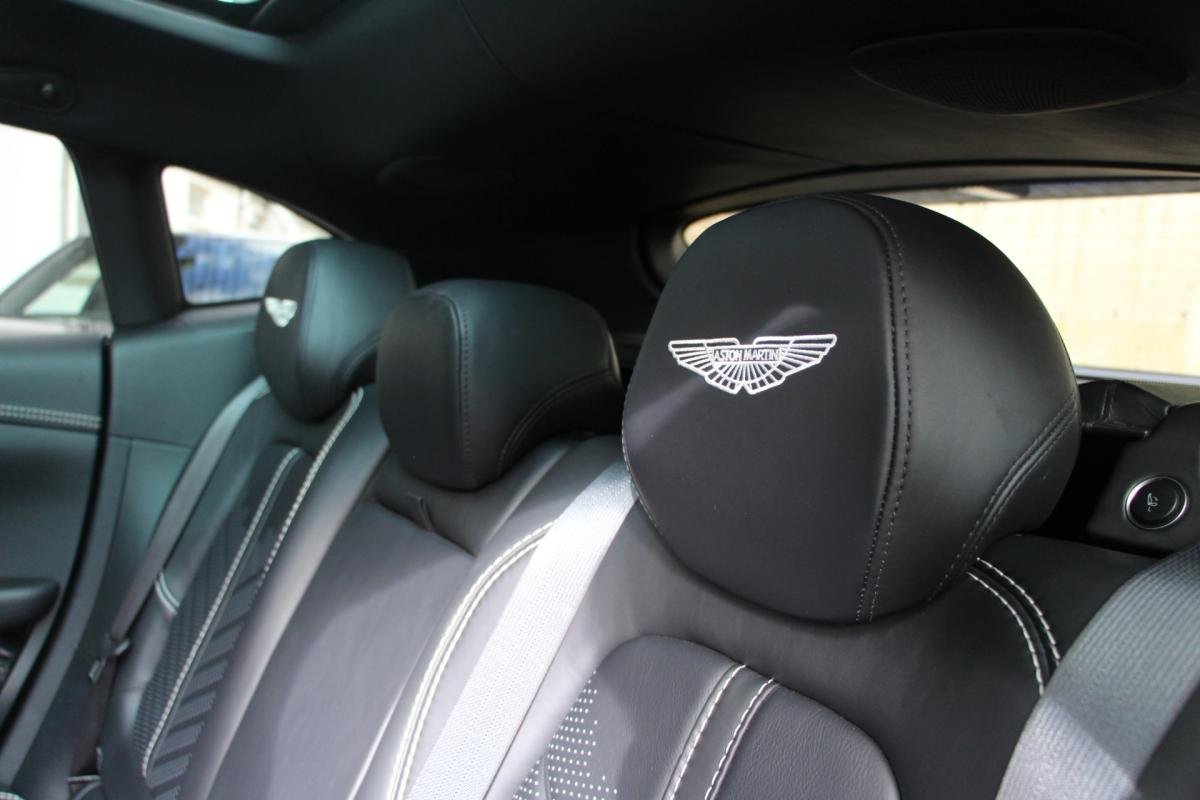 Aston Martin DBX - Photo 24
