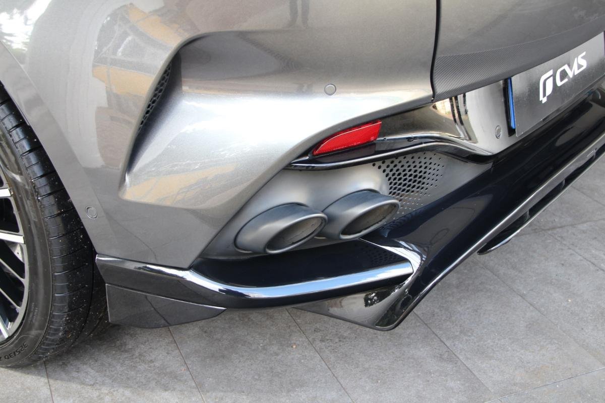 Aston Martin DBX - Photo 10