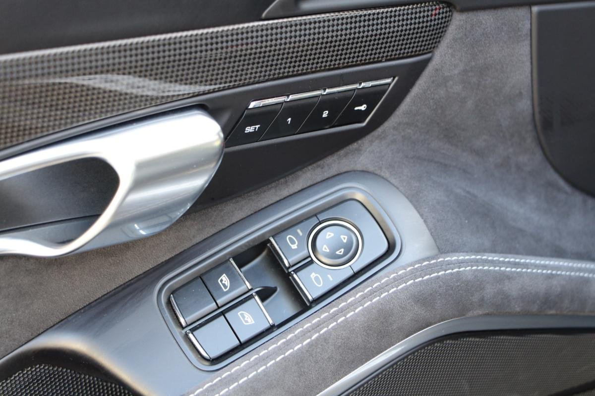 Porsche 911 - Photo 14