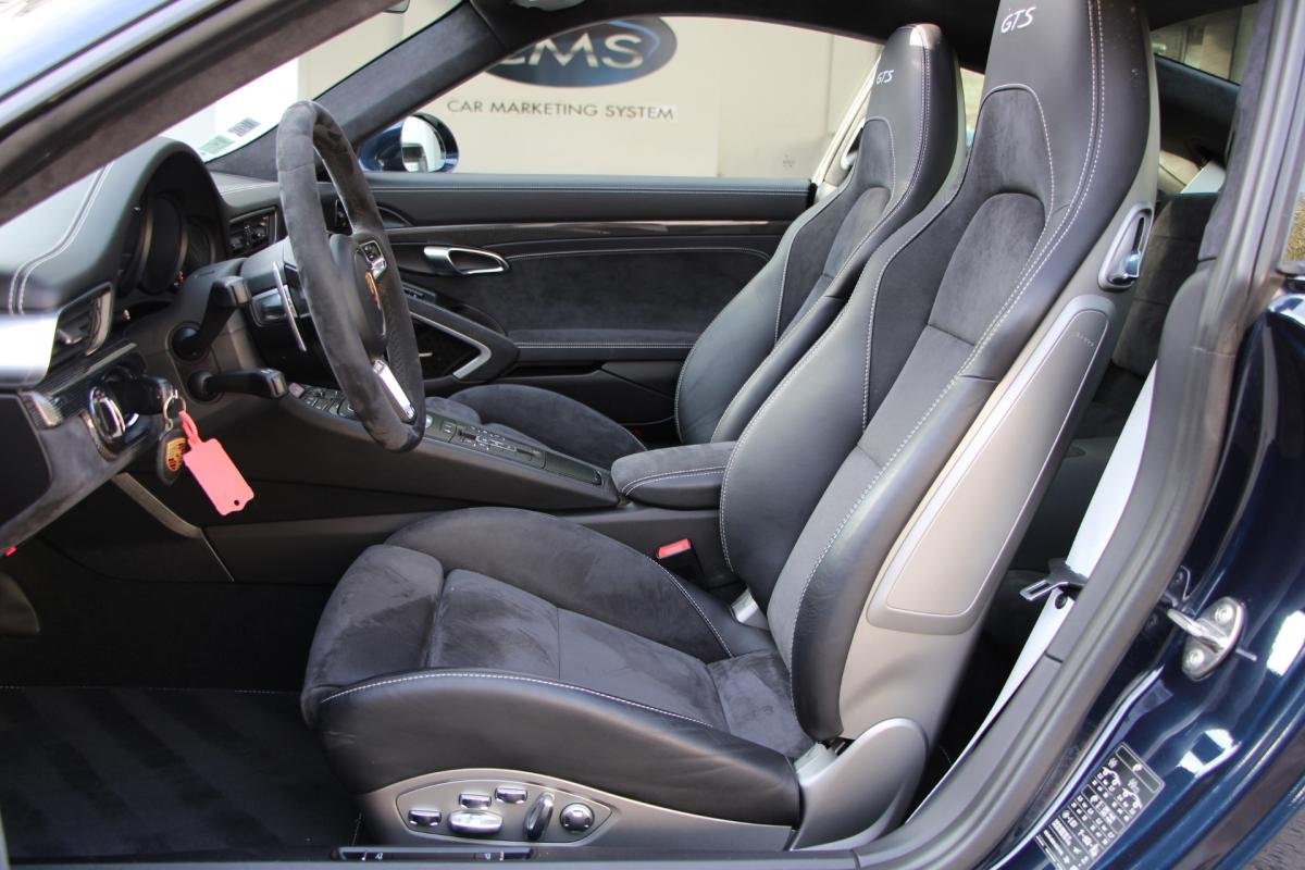 Porsche 911 - Photo 8