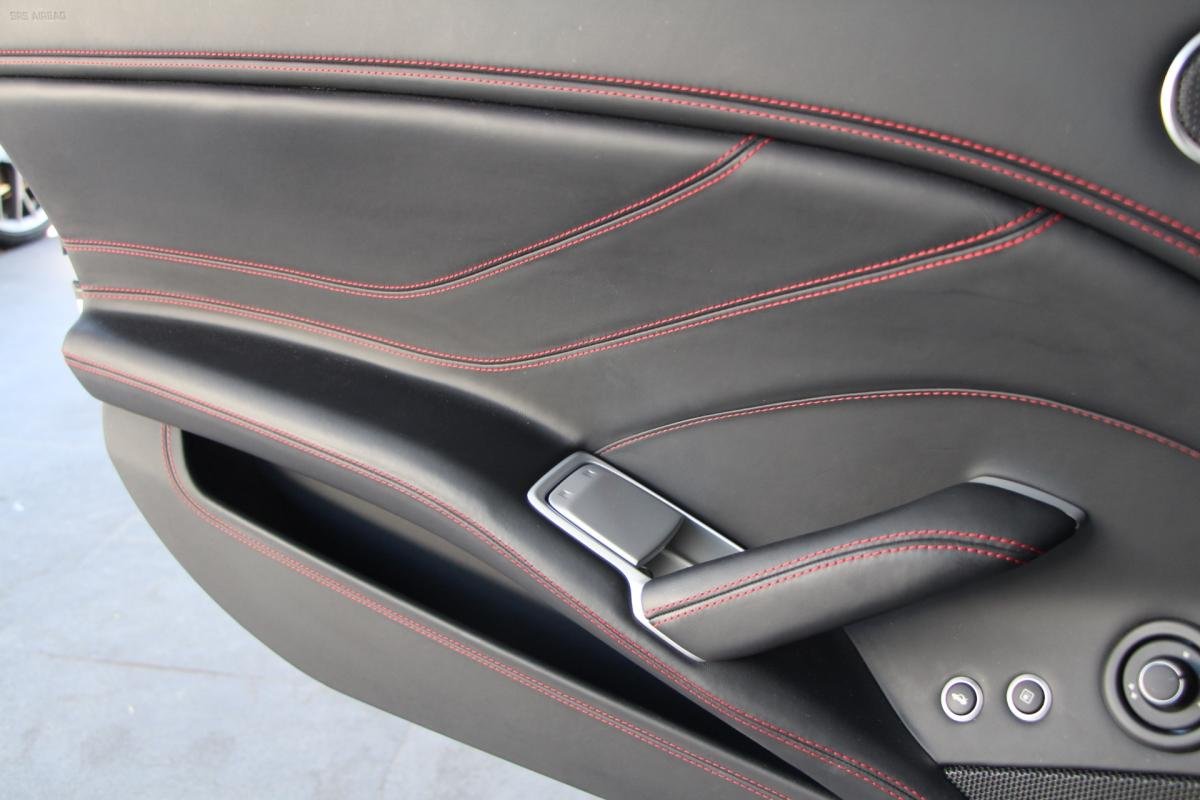 Ferrari California - Photo 12