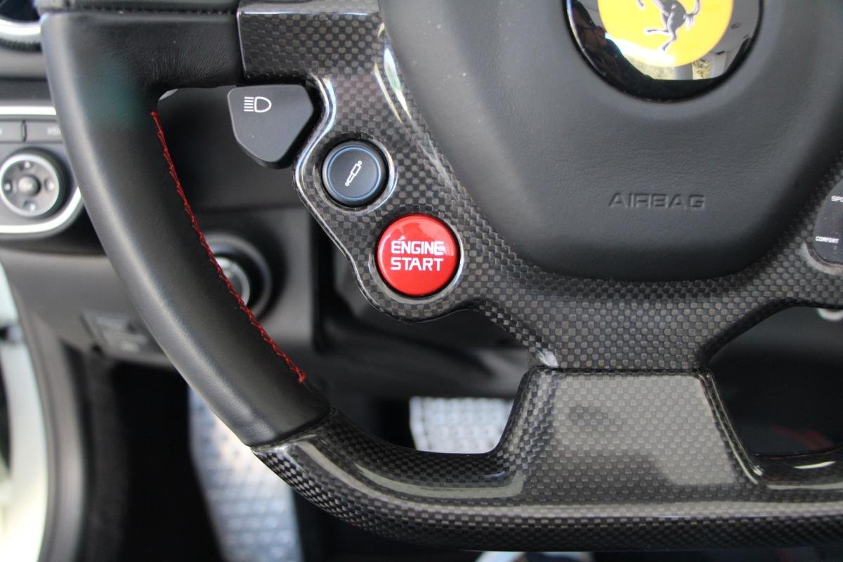 Ferrari California - Photo 31