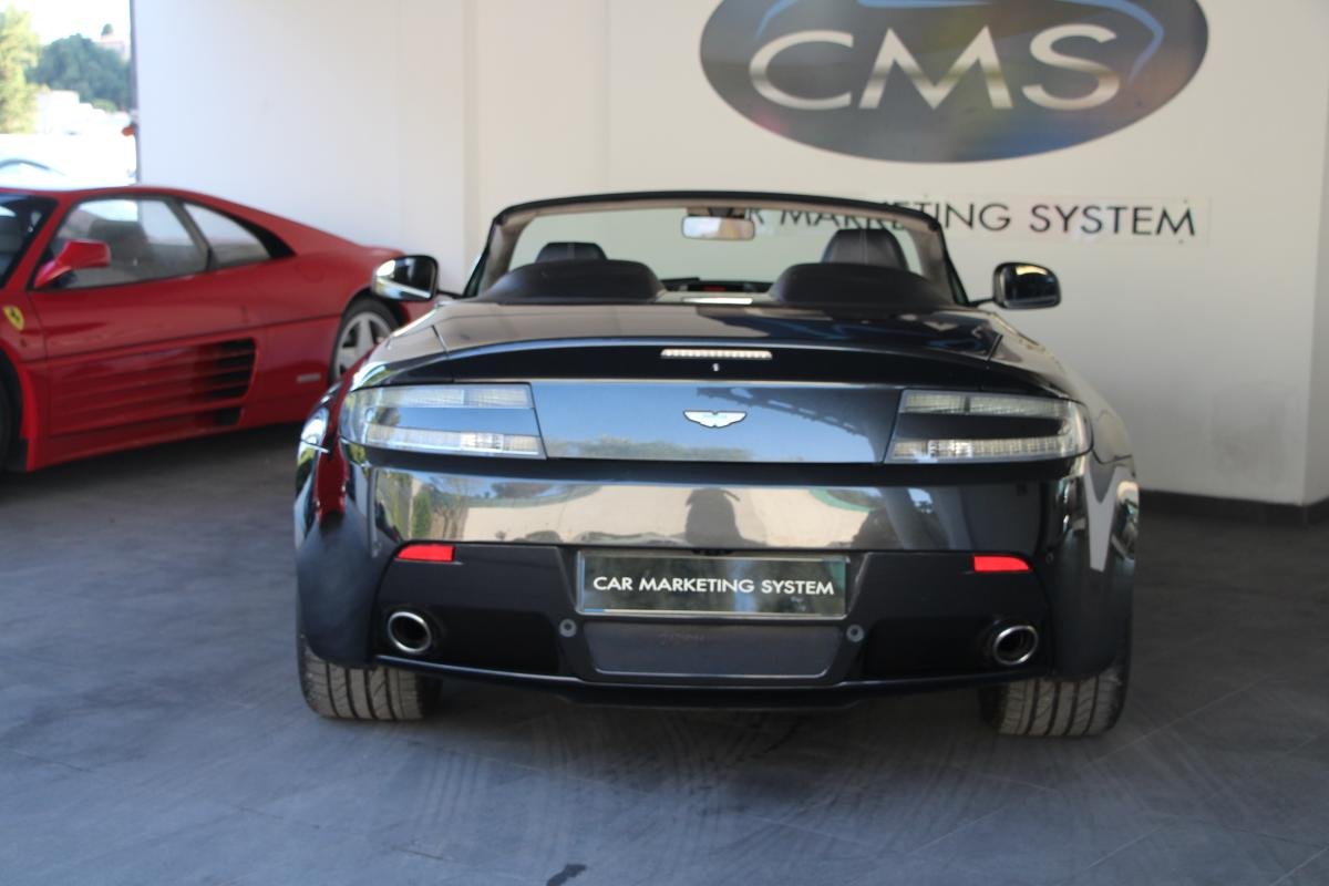 Aston Martin V8 Vantage - Photo 4