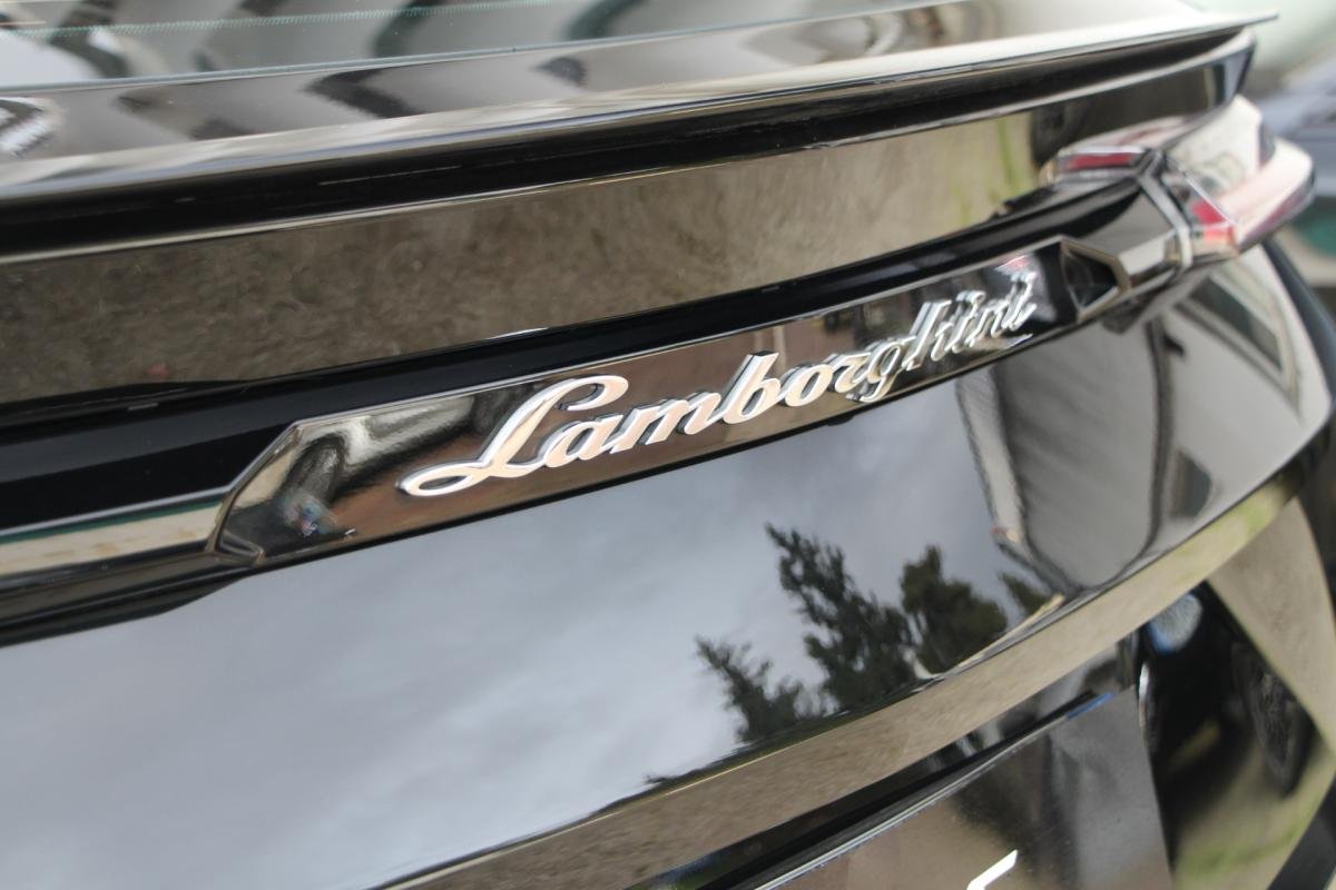 Lamborghini Urus - Photo 29