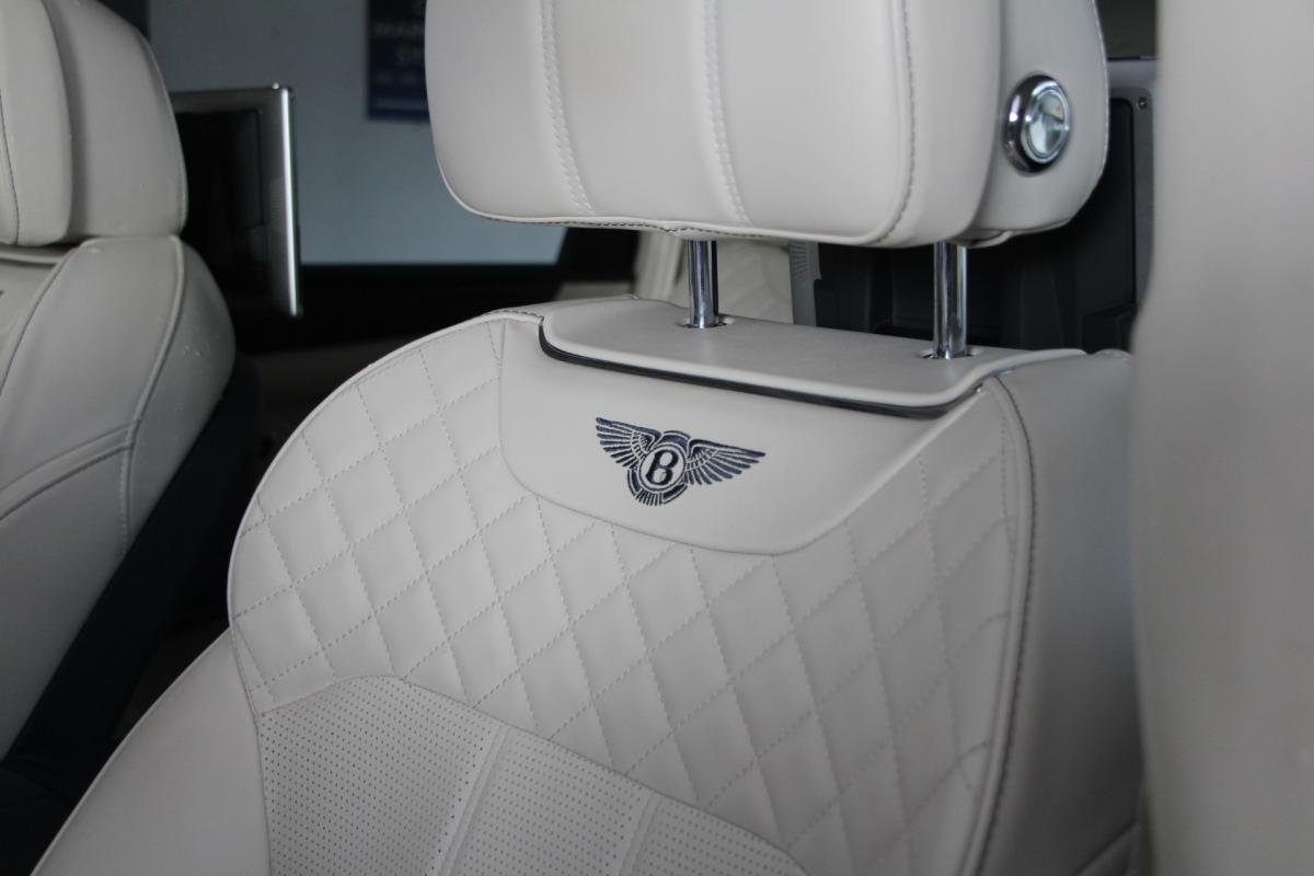 Bentley Bentayga - Photo 18