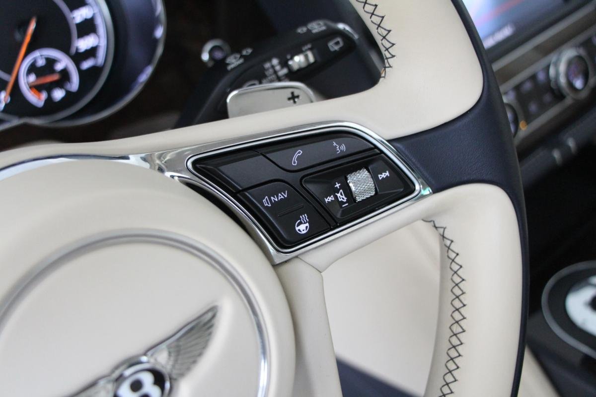 Bentley Bentayga - Photo 19