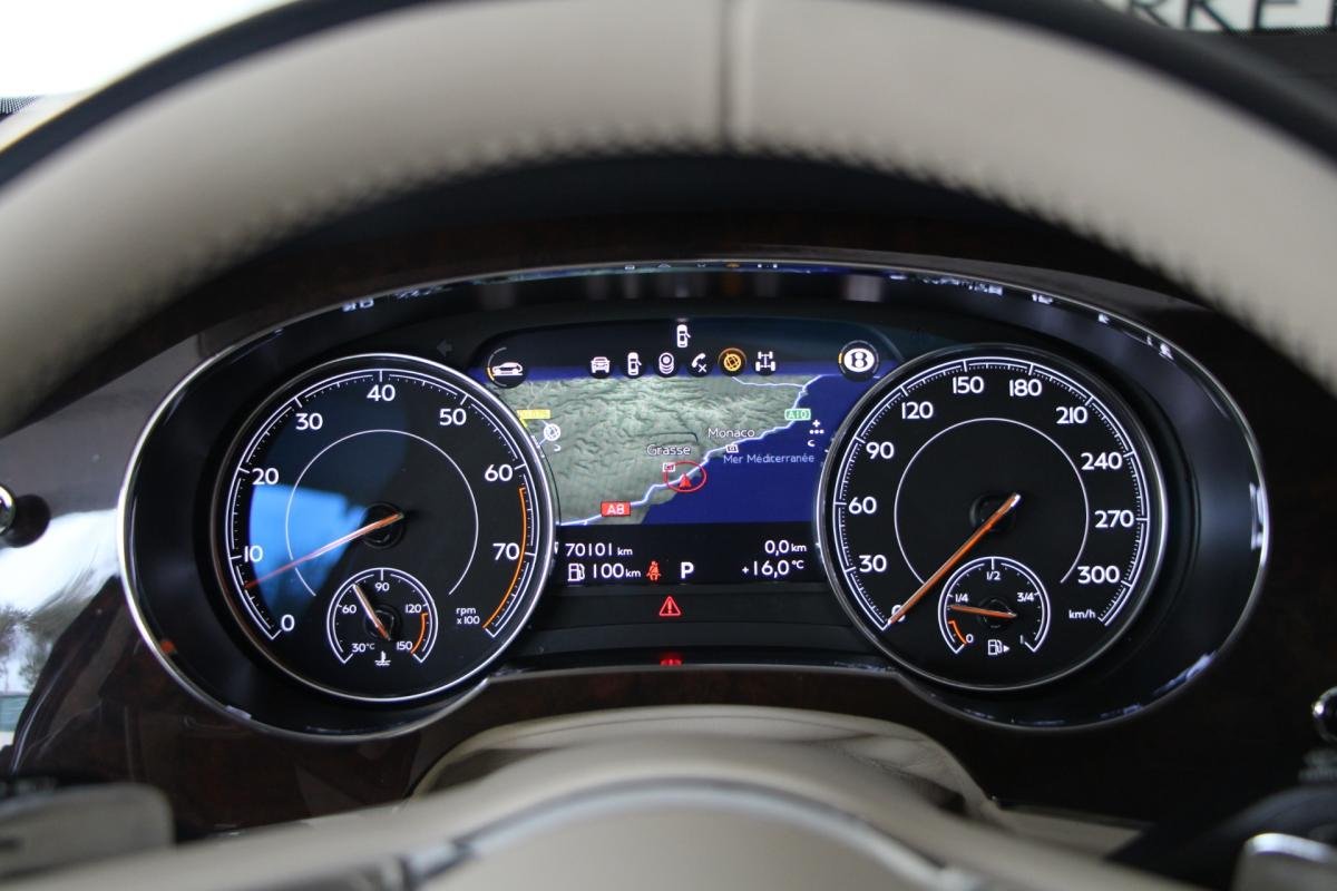 Bentley Bentayga - Photo 22