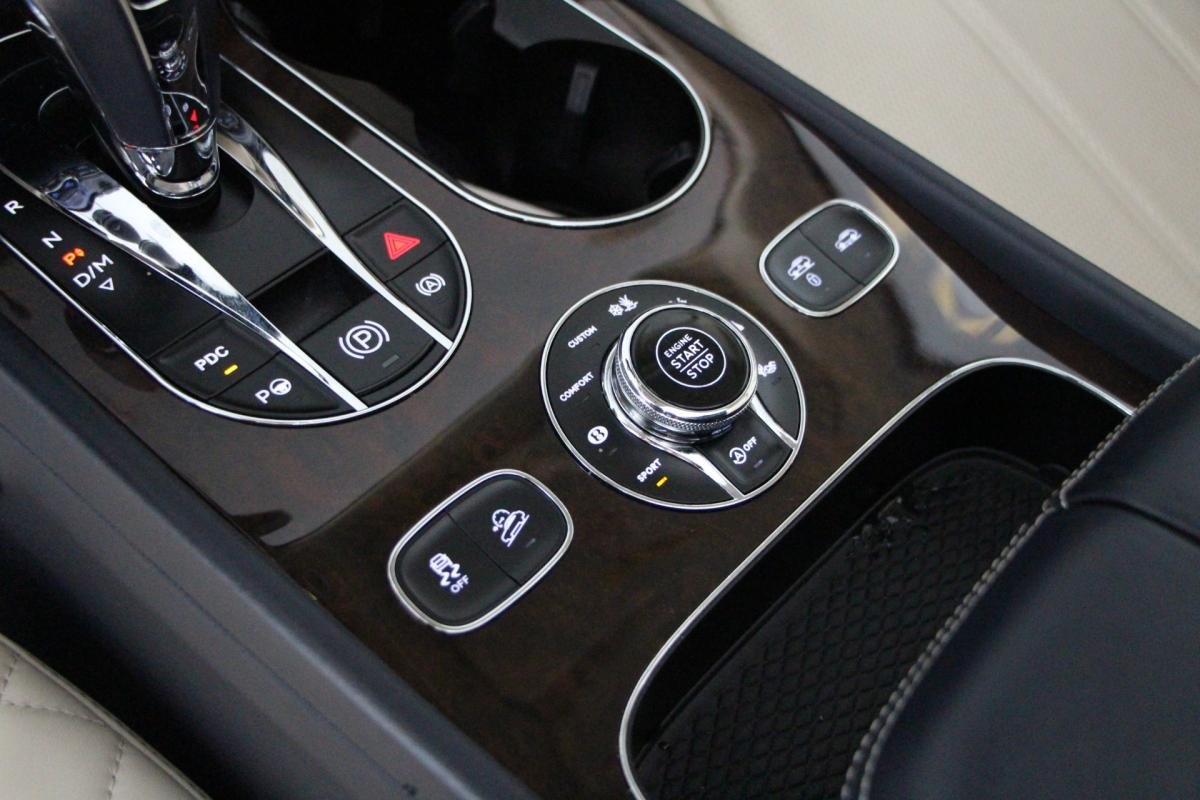 Bentley Bentayga - Photo 26