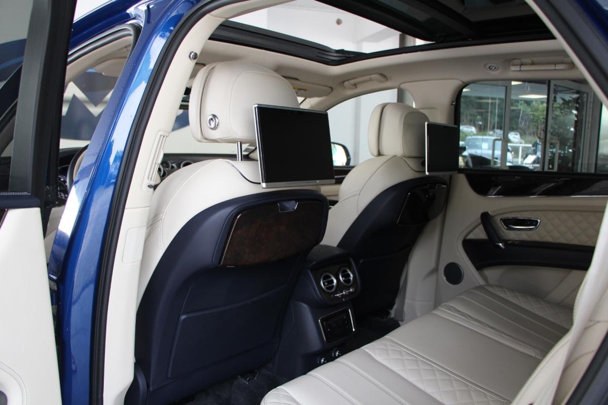 Bentley Bentayga - Photo 32