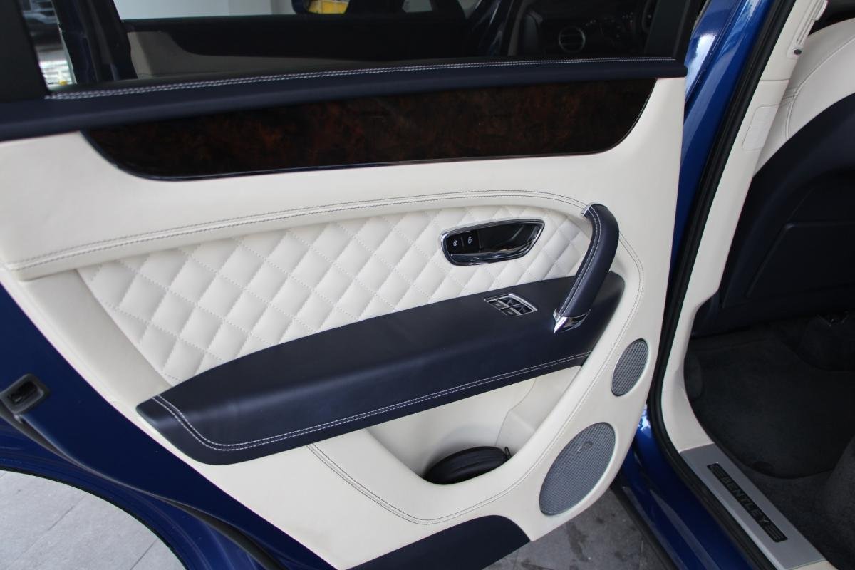 Bentley Bentayga - Photo 33