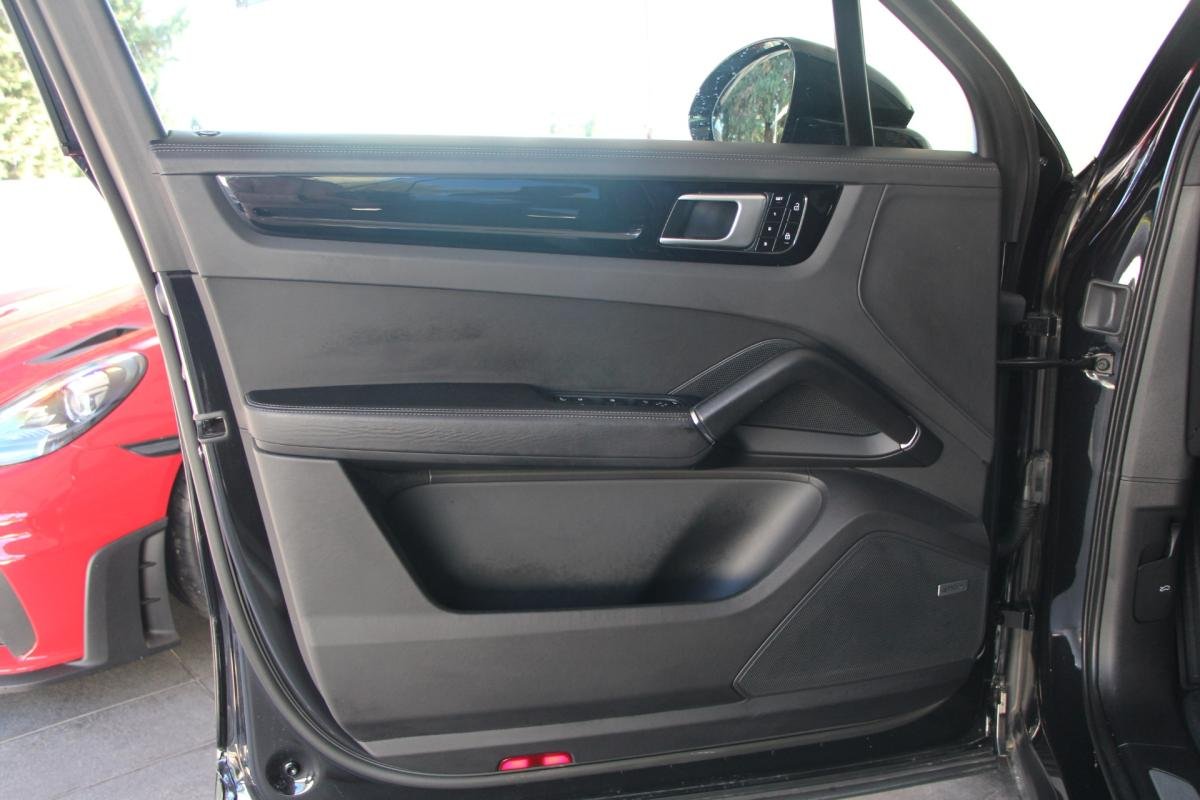 Porsche Cayenne - Photo 7