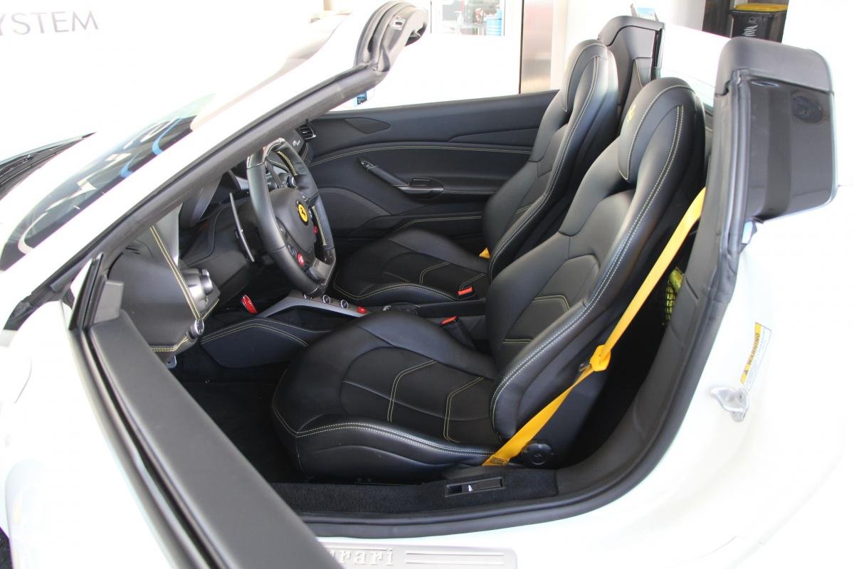 Ferrari 488 Spider - Photo 8