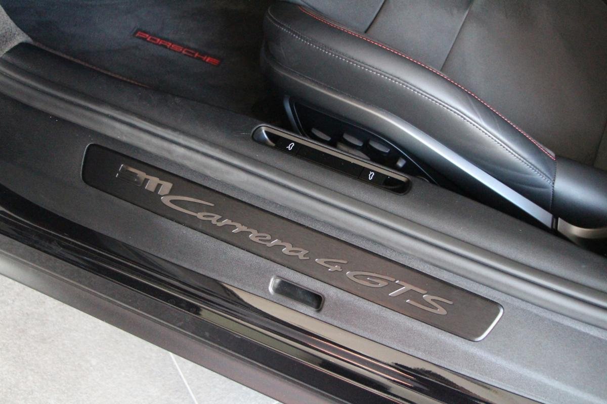 Porsche 911 - Photo 13