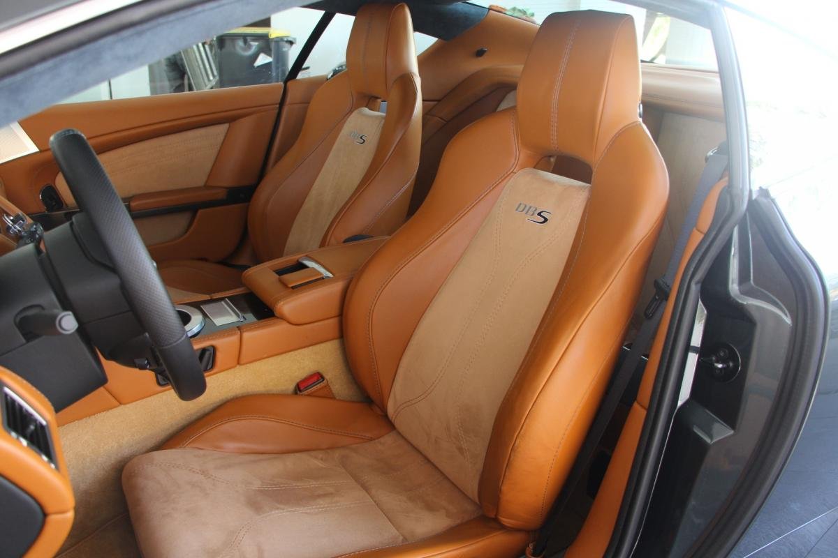 Aston Martin DBS - Photo 11