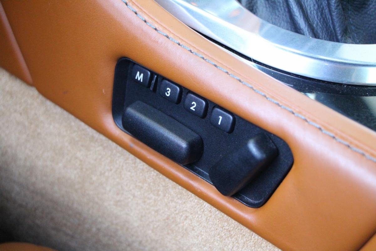 Aston Martin DBS - Photo 20