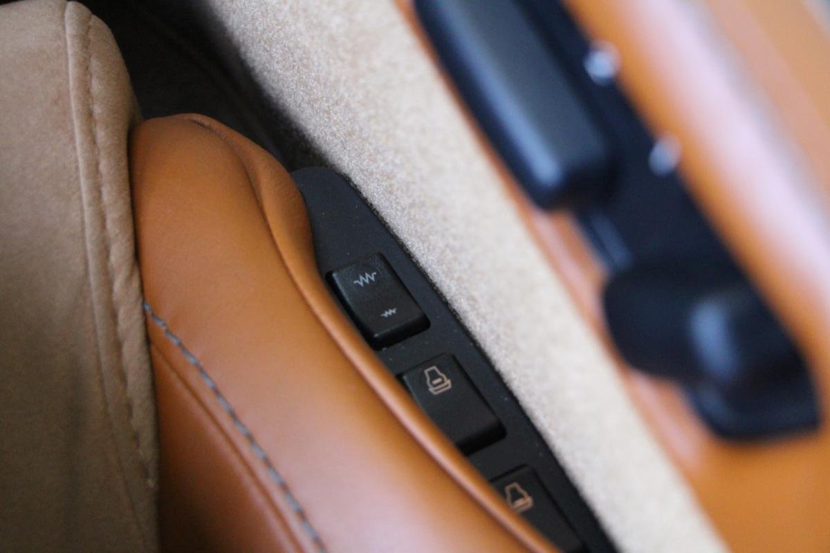 Aston Martin DBS - Photo 21