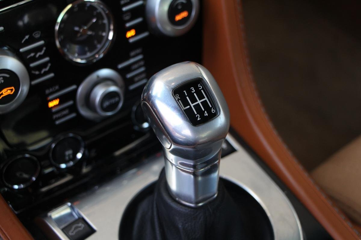 Aston Martin DBS - Photo 24