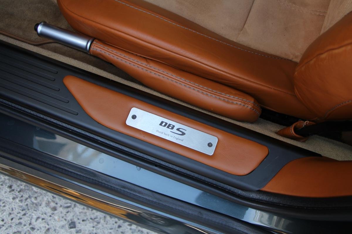 Aston Martin DBS - Photo 31