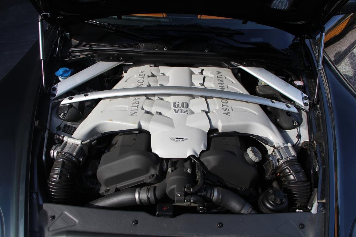 Aston Martin DBS - Photo 35