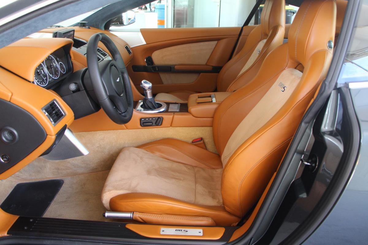 Aston Martin DBS - Photo 10