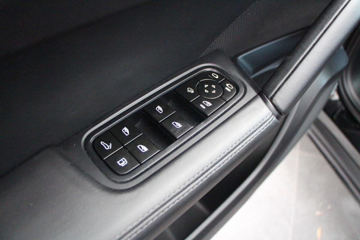 Porsche Cayenne - Photo 23
