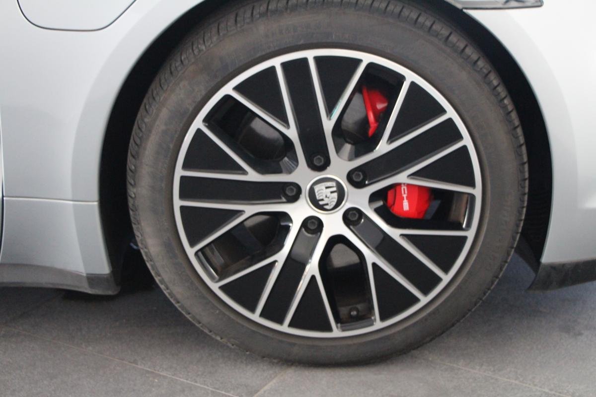 Porsche taycan - Photo 21