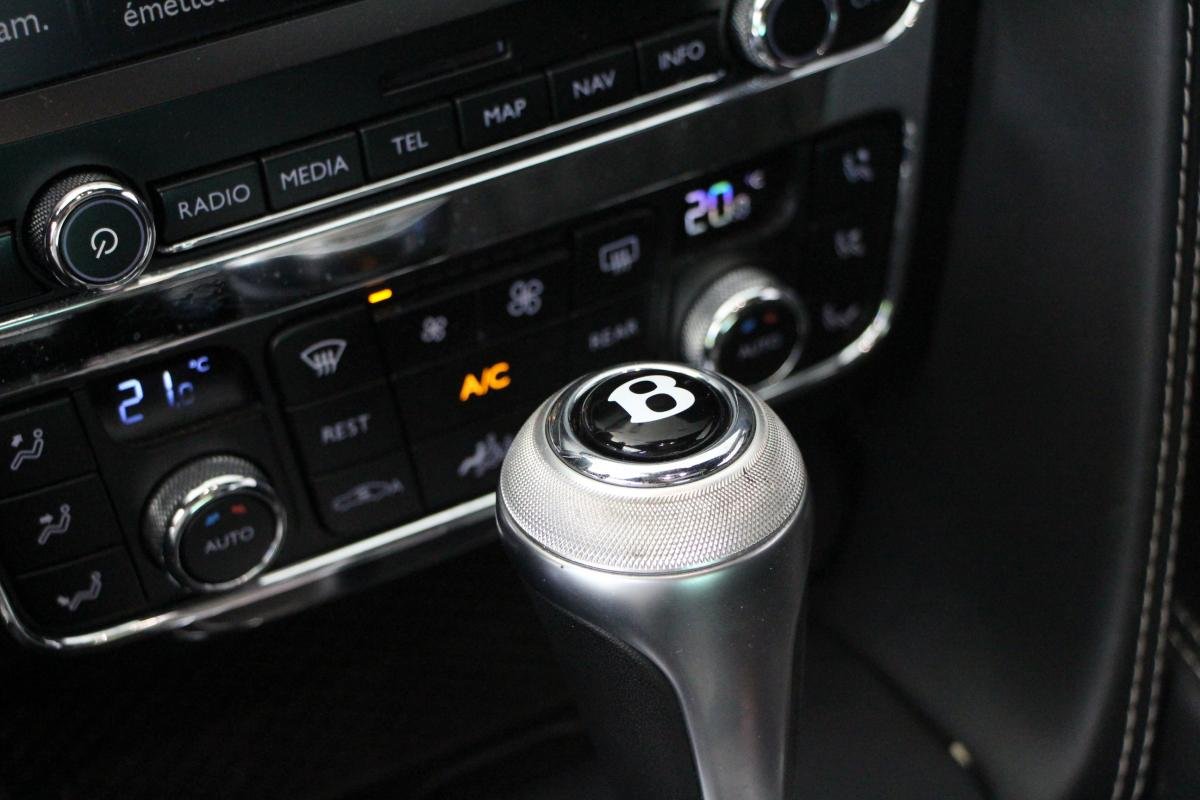 Bentley Flying Spur - Photo 12