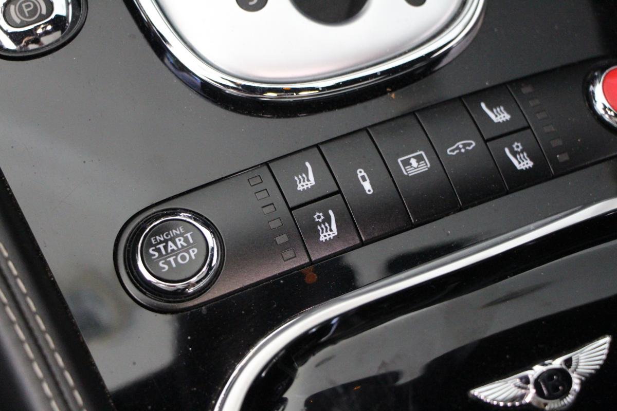 Bentley Flying Spur - Photo 13