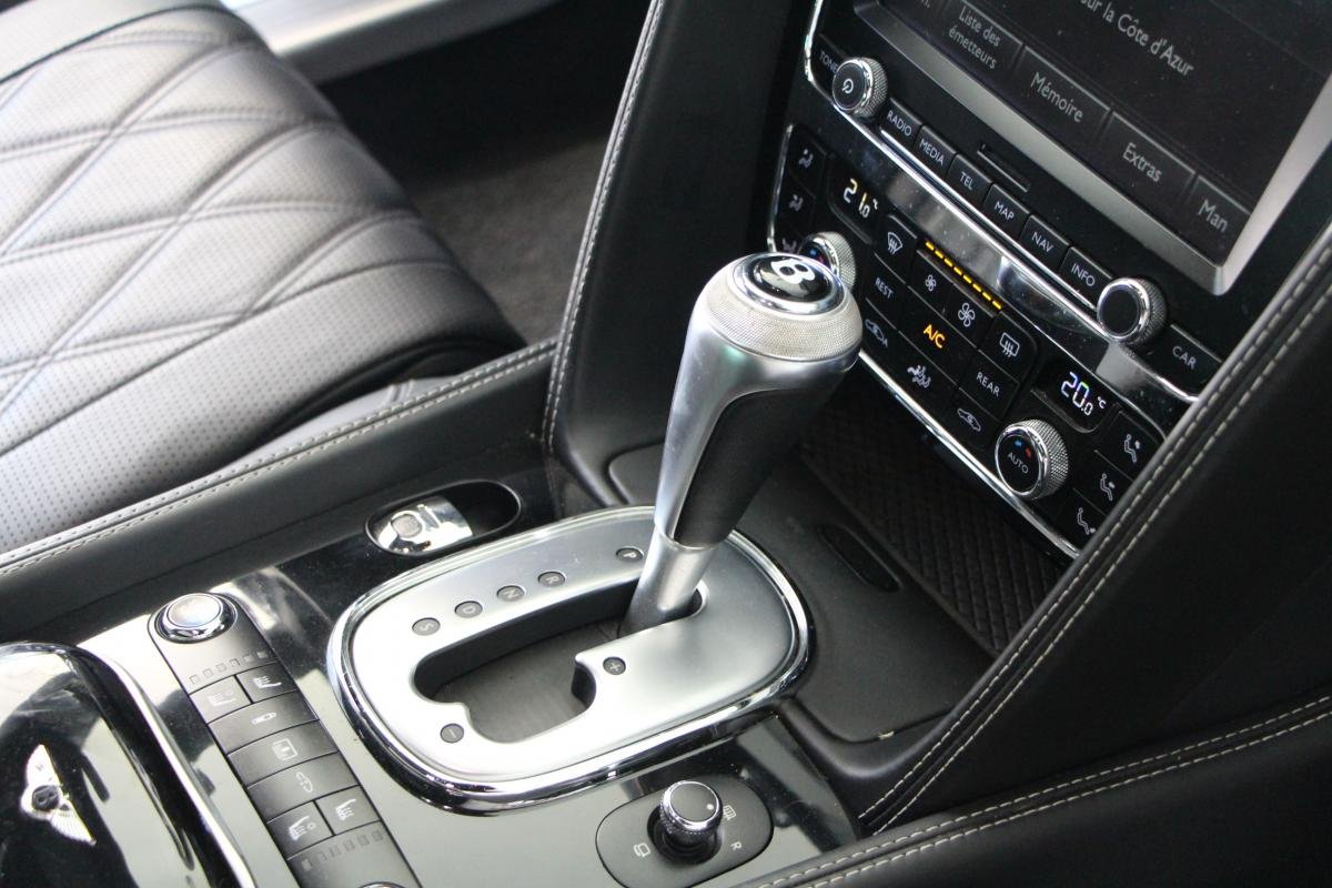 Bentley Flying Spur - Photo 18