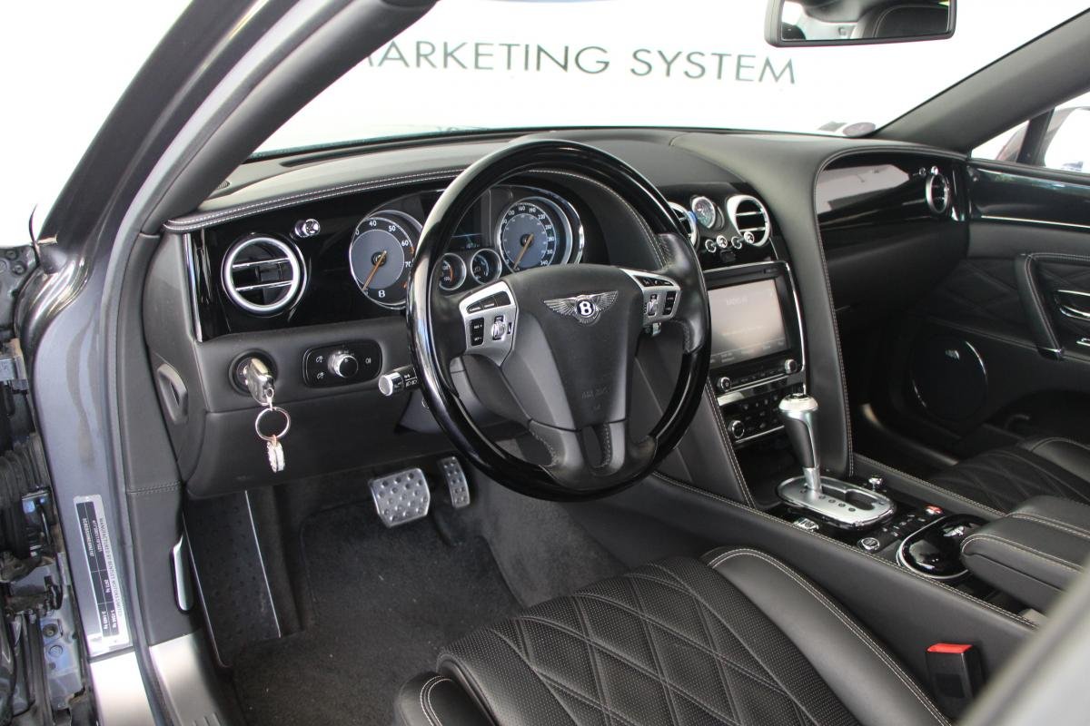 Bentley Flying Spur - Photo 6