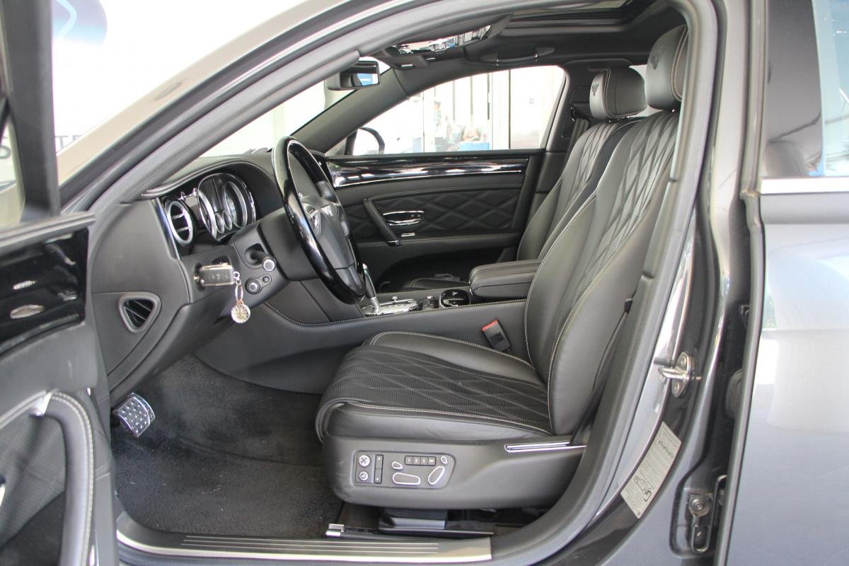 Bentley Flying Spur - Photo 7