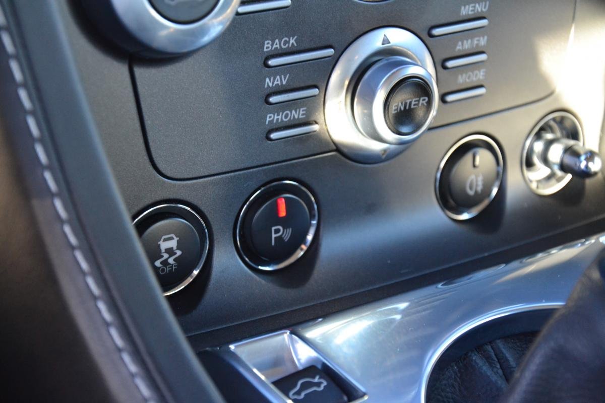 Aston Martin Vantage - Photo 15