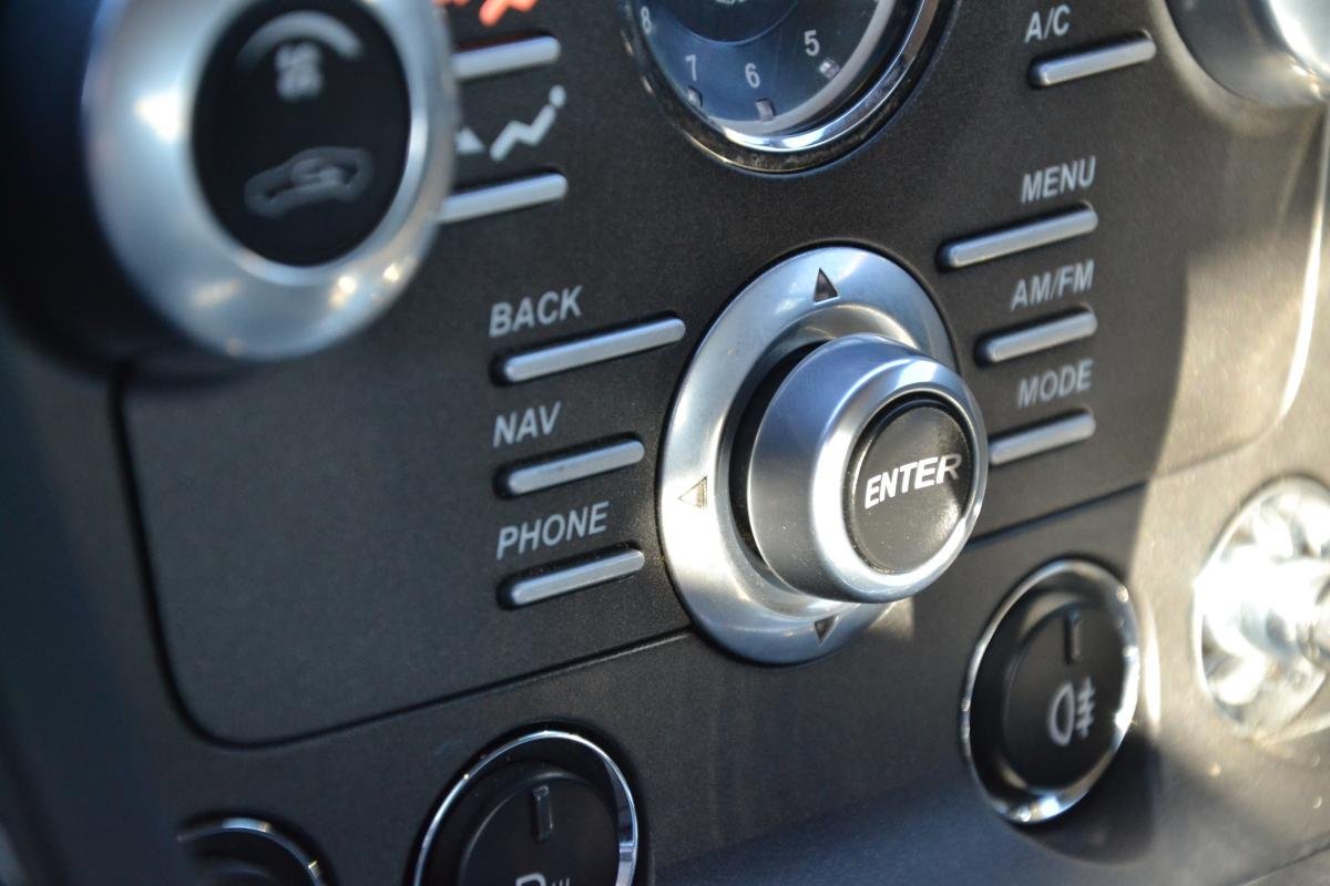 Aston Martin Vantage - Photo 16